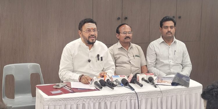 महात्मा बसवेश्वरांचे तैलचित्र विधानसभेत लावण्यास मंजुरी; विश्वनाथ चाकोते यांची माहिती